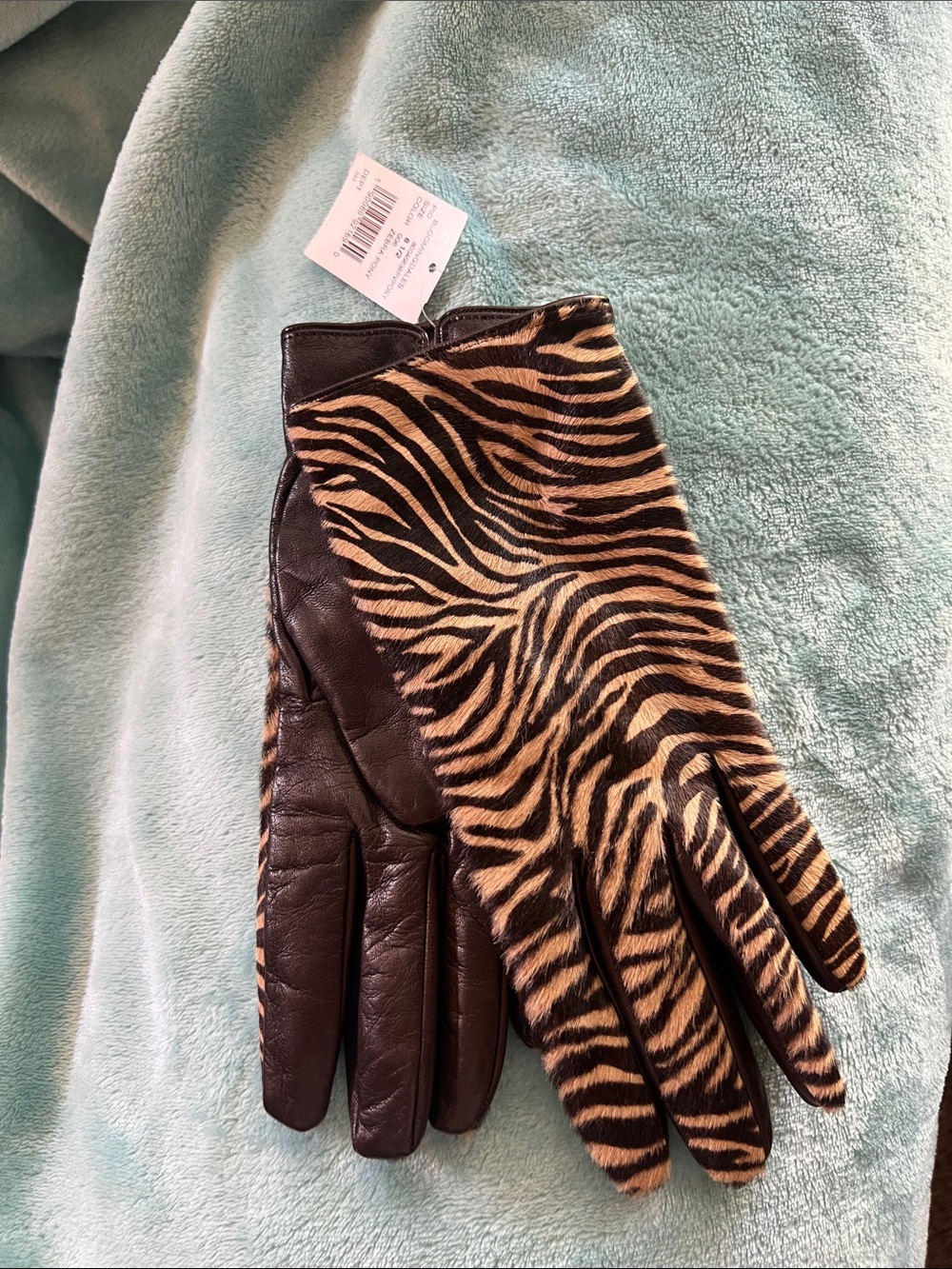 Leather gloves